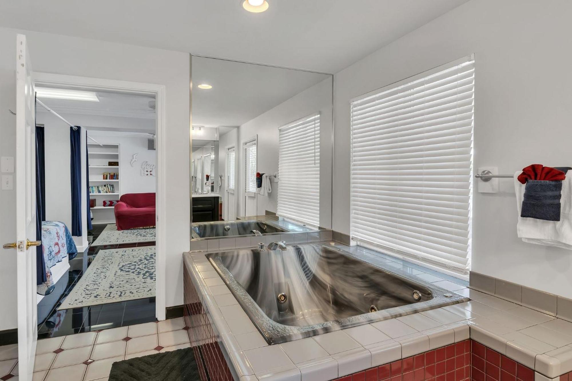 Waterfront Dream House Pool Golf Cart & Dock Holiday home Destin