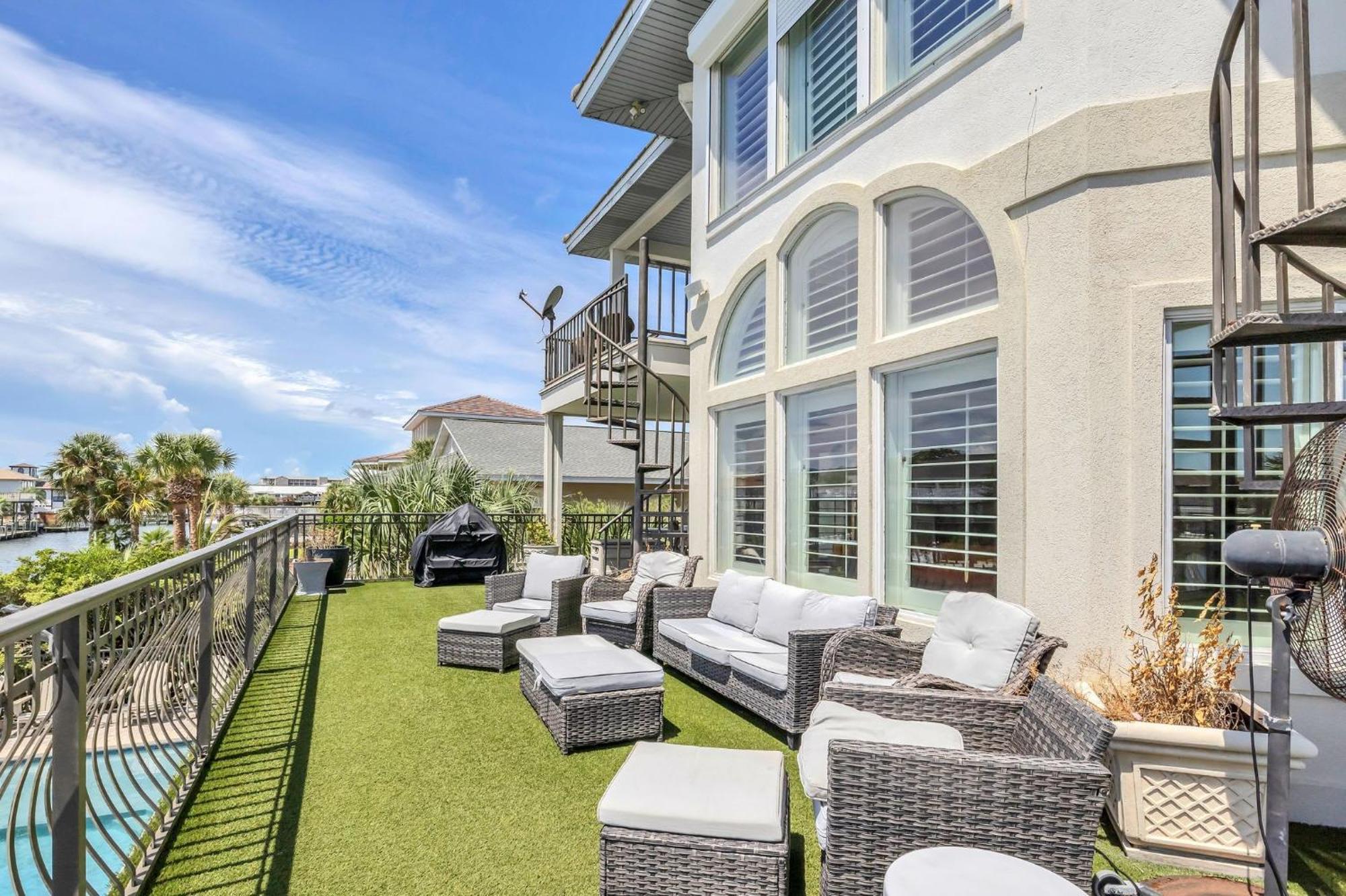 Waterfront Dream House Pool Golf Cart & Dock Holiday home Destin