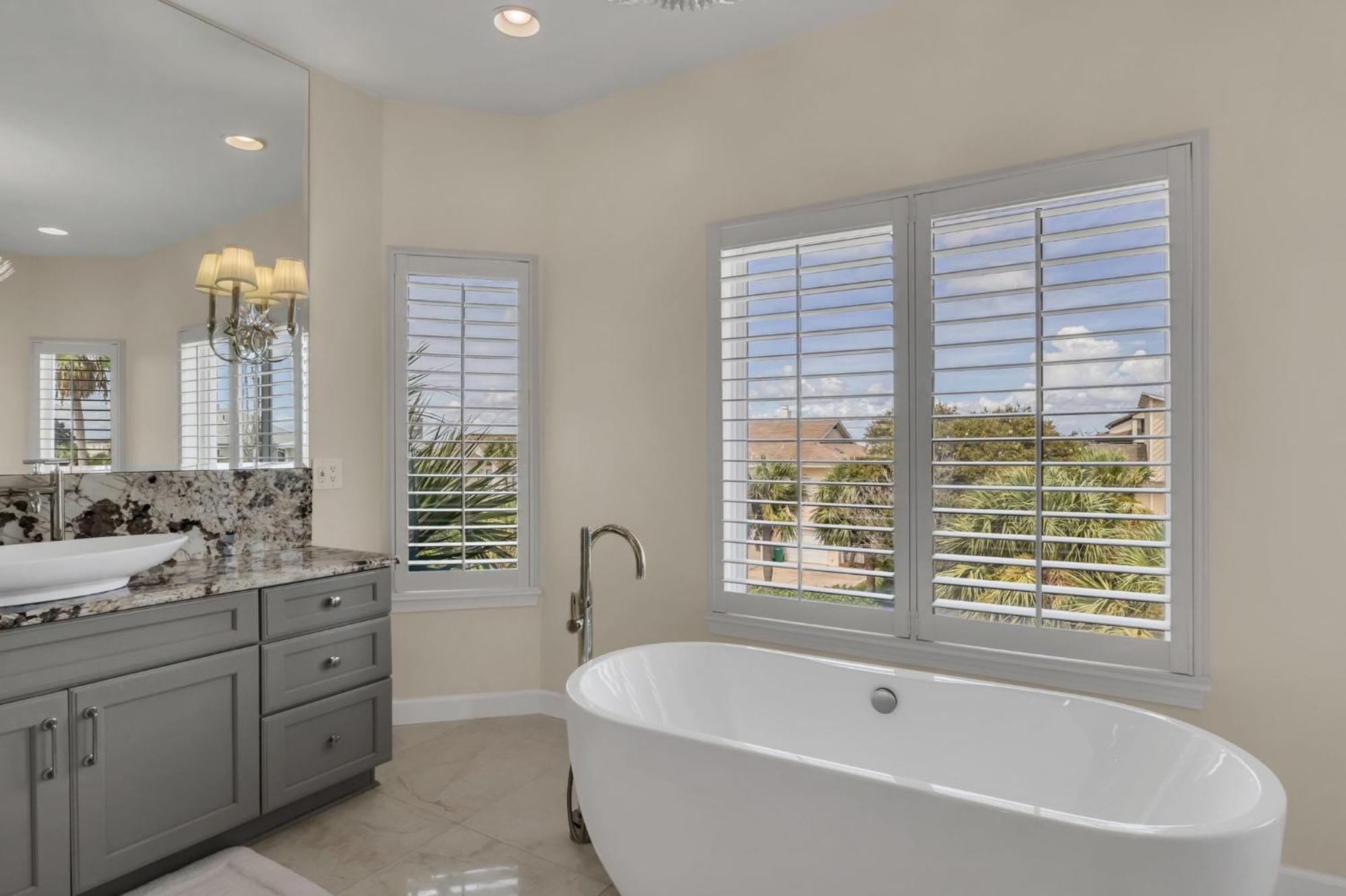 Waterfront Dream House Pool Golf Cart & Dock Holiday home Destin