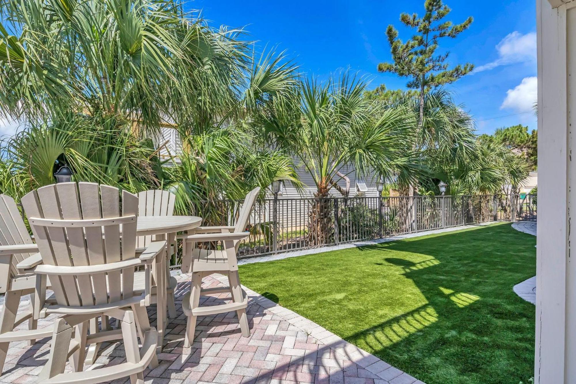 Holiday home Waterfront Dream House Pool Golf Cart & Dock
