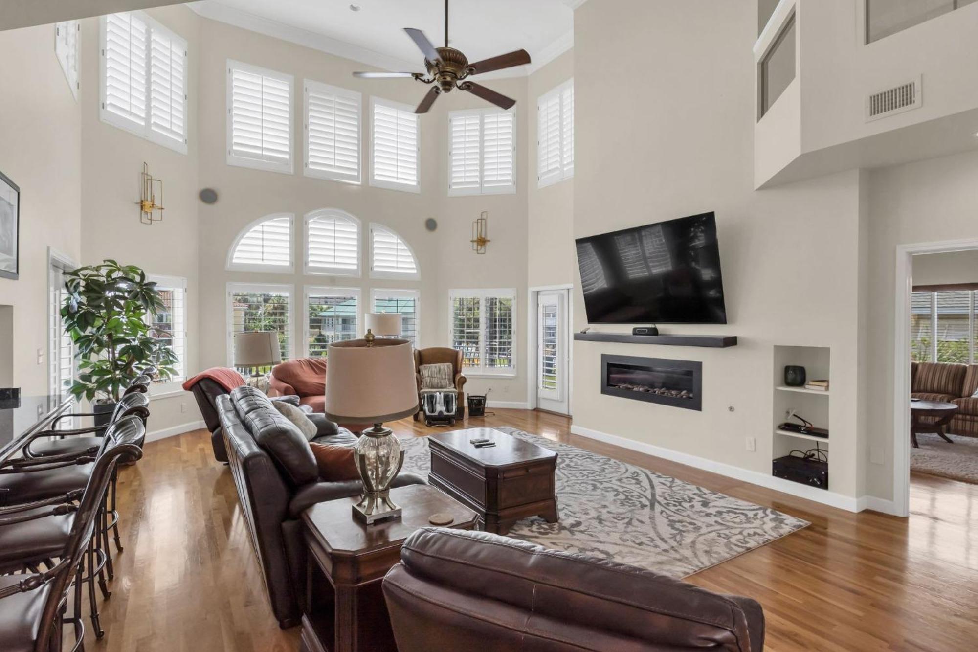 Waterfront Dream House Pool Golf Cart & Dock * Destin