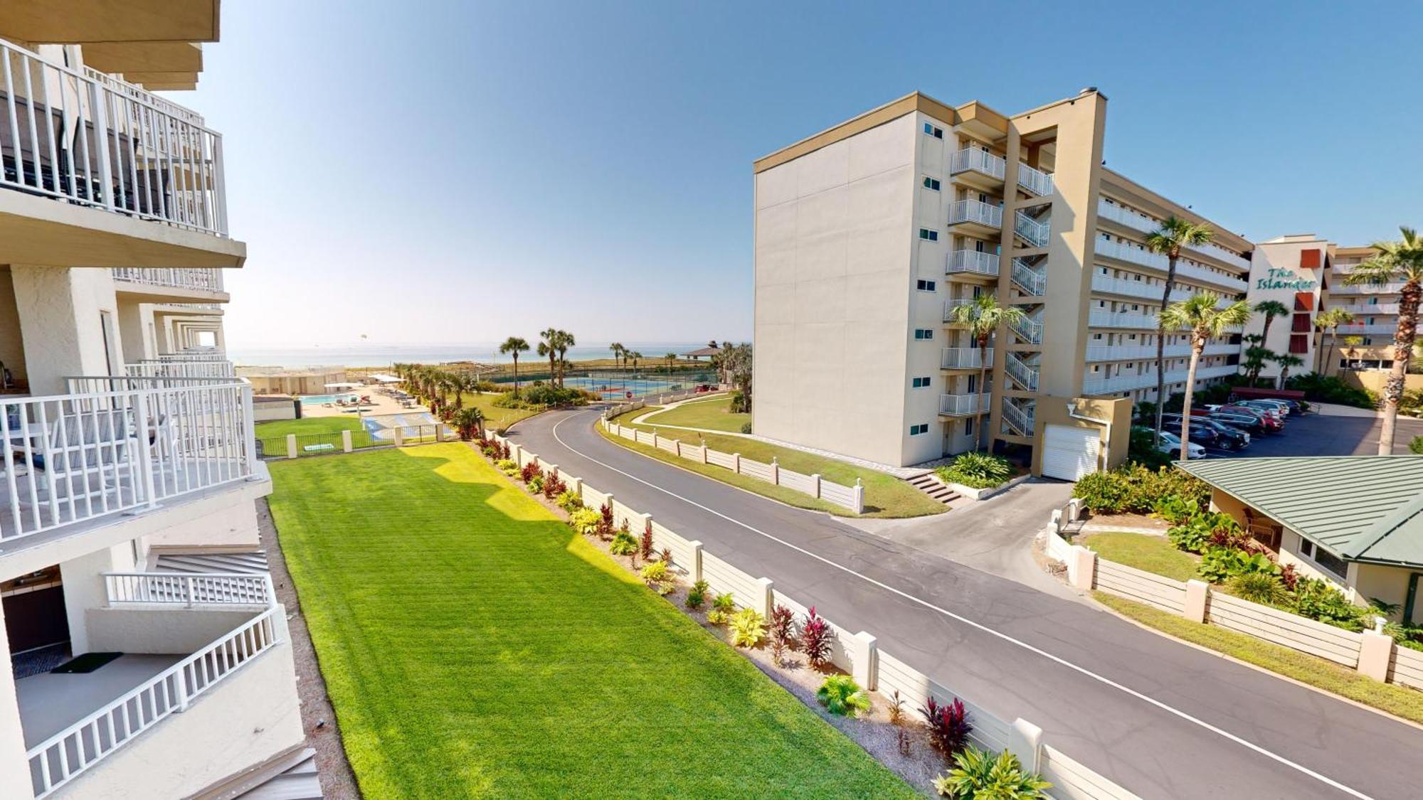 Apartment Inlet Reef 217- By Isle *