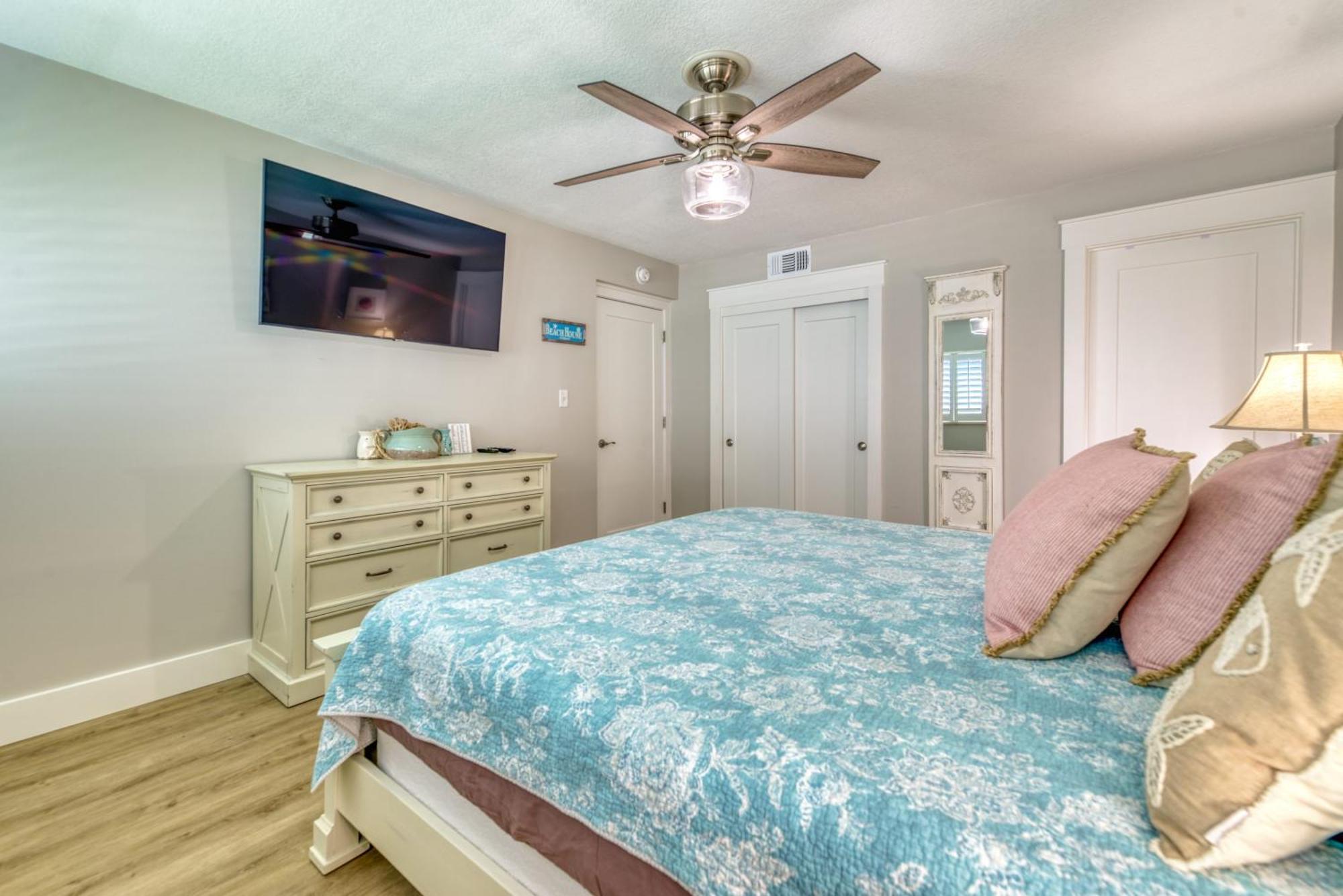 House C301 - Beachfront With Pool, Wifi, & Service Apartment Destin