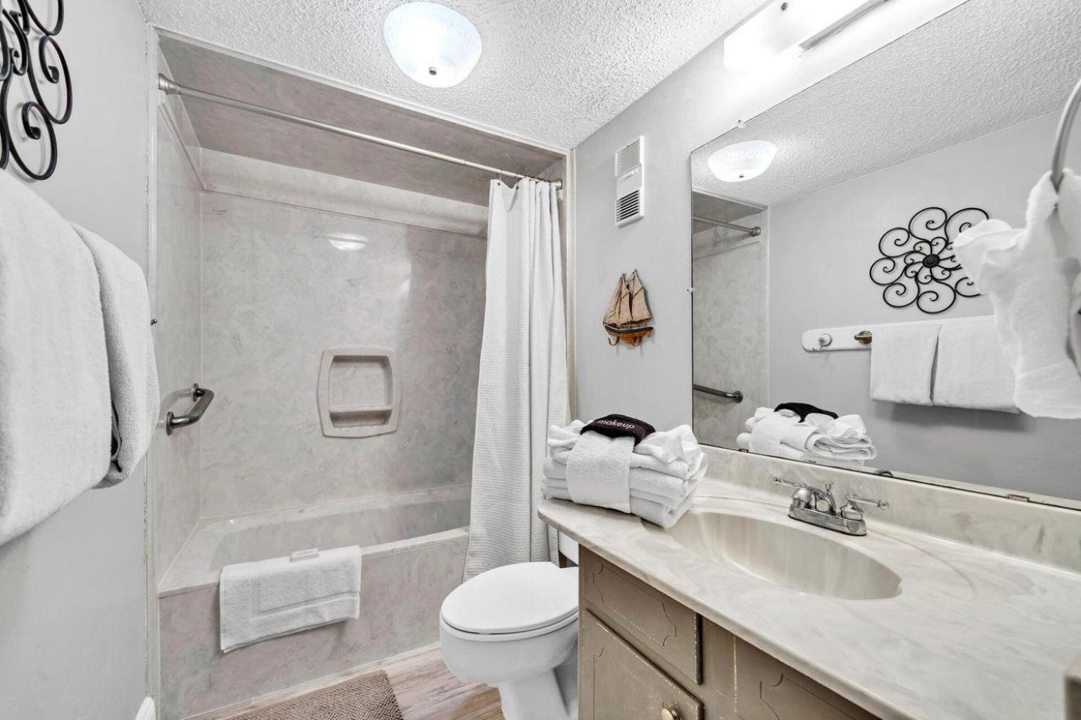 3044- Shoreline Towers Destin