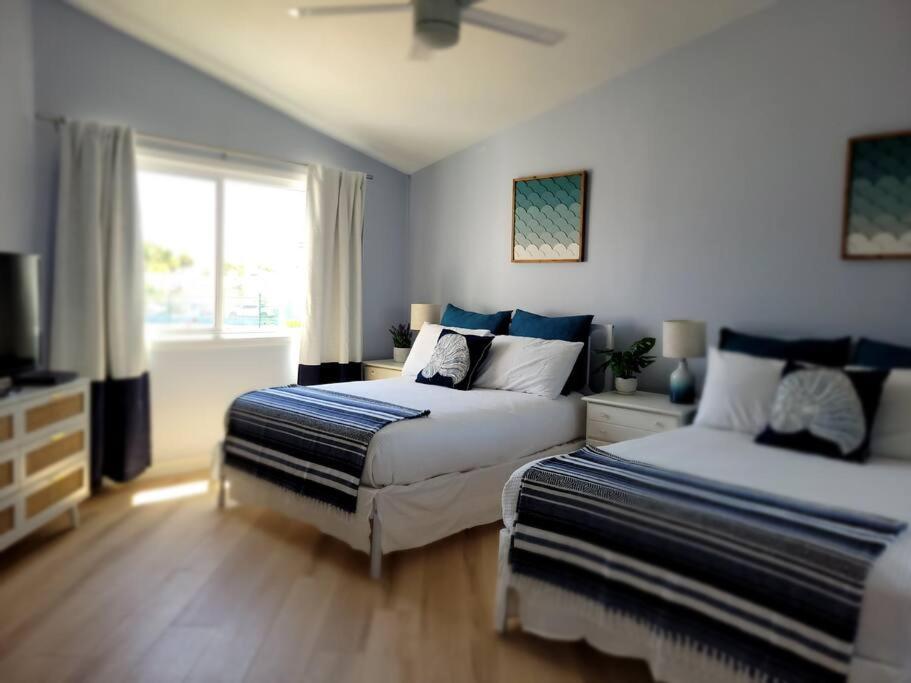 Charming Townhome Shoreline Towers Short Walk To The And Pool Holiday home Destin