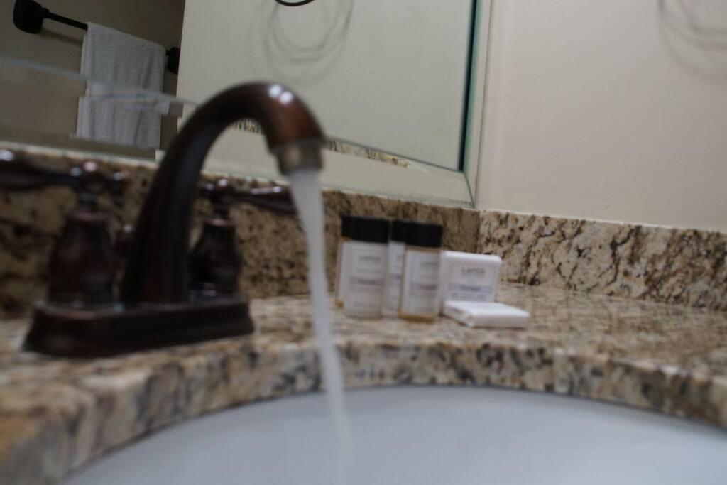 Charming Townhome Shoreline Towers Short Walk To The And Pool Destin