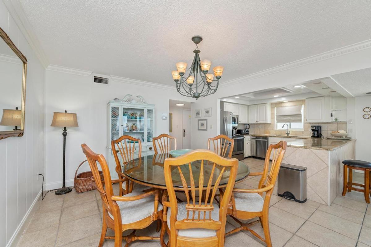 2036 - Shoreline Towers Beachfront Free Setup Holiday home Destin