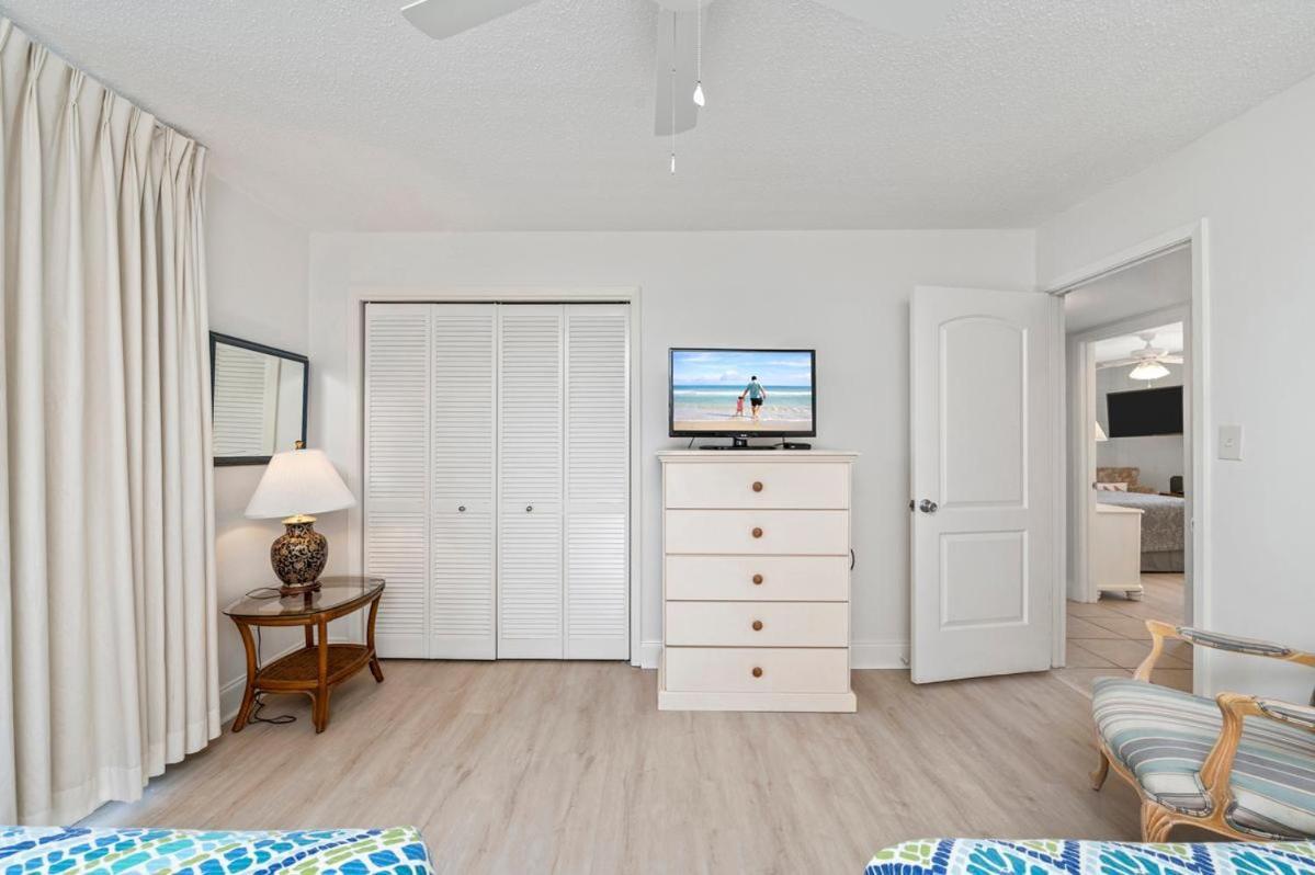 2036 - Shoreline Towers Beachfront Free Setup Holiday home *