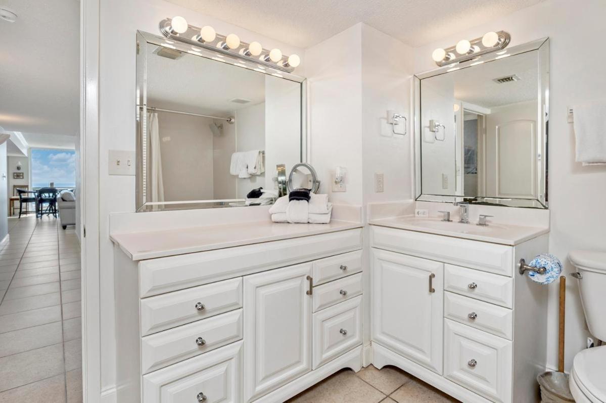 2036 - Shoreline Towers Beachfront Free Setup * Destin