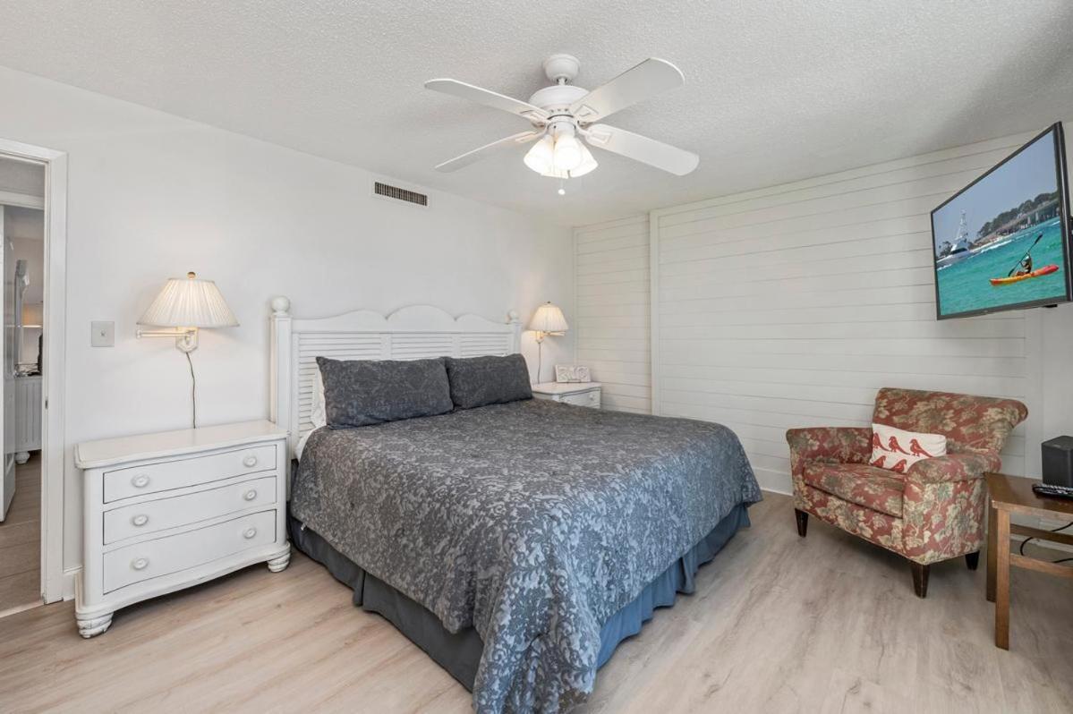 Holiday home 2036 - Shoreline Towers Beachfront Free Setup *