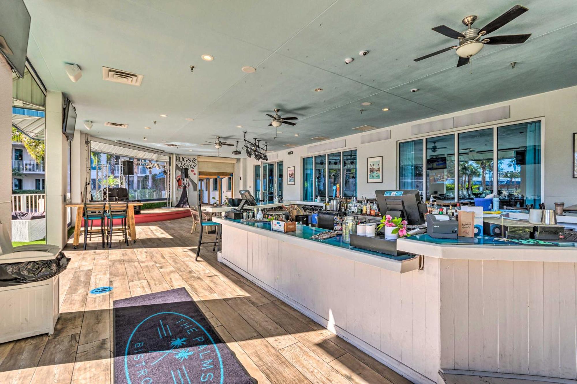 Apartment Walk To Beaches In Destin! *