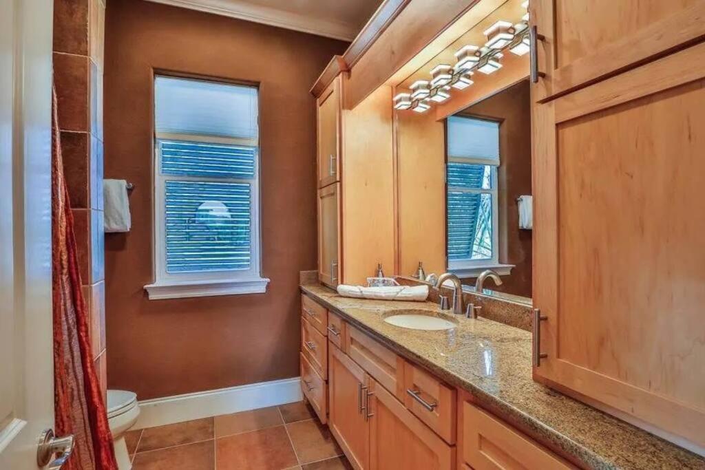 5 Bedroom Private Pool Jacuzzi Golf Cart 3 Min To Holiday home Destin