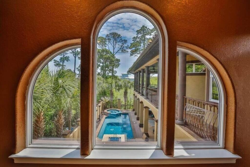 Holiday home 5 Bedroom Private Pool Jacuzzi Golf Cart 3 Min To