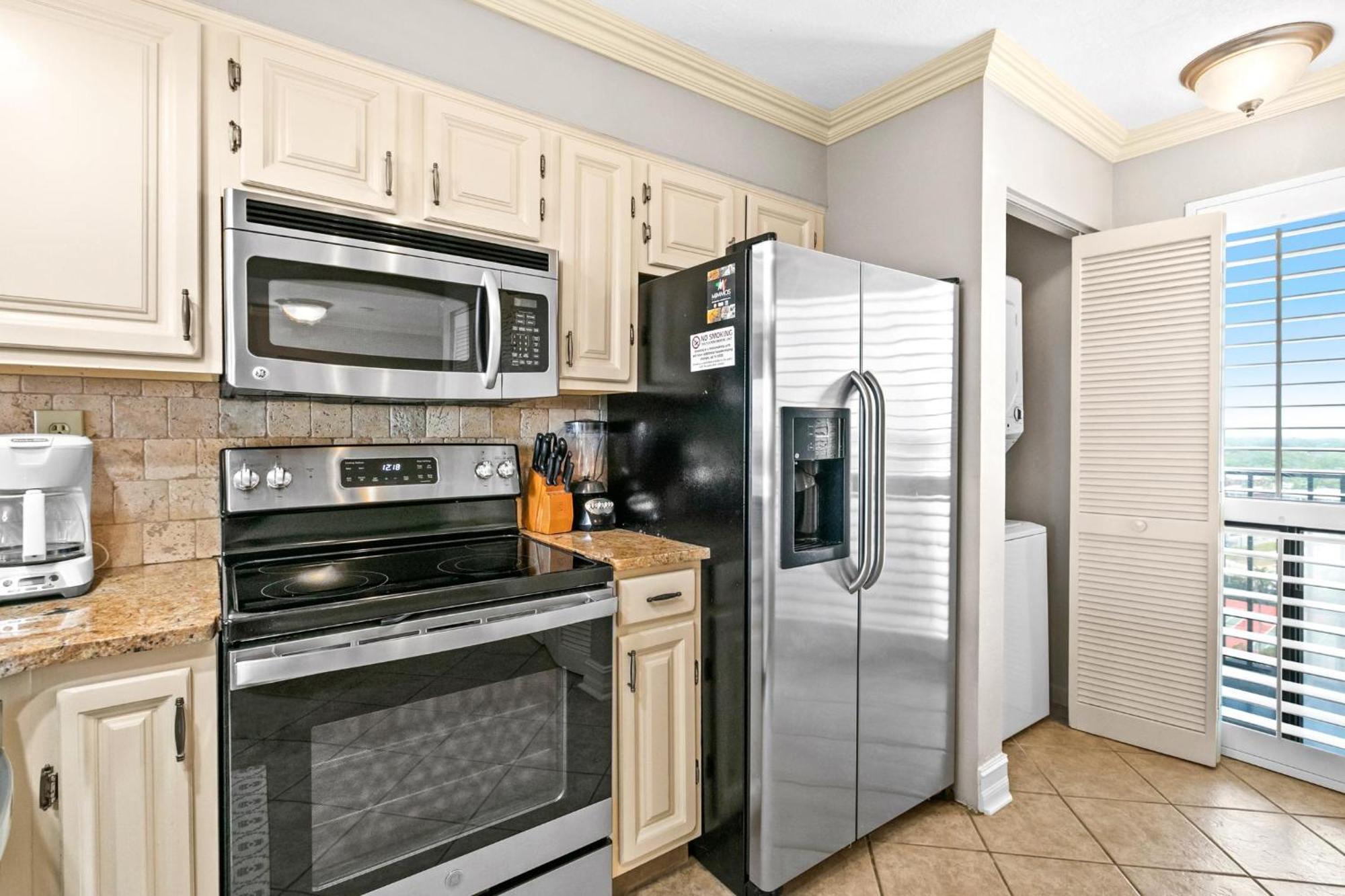 Emerald Towers 1202 Holiday home *