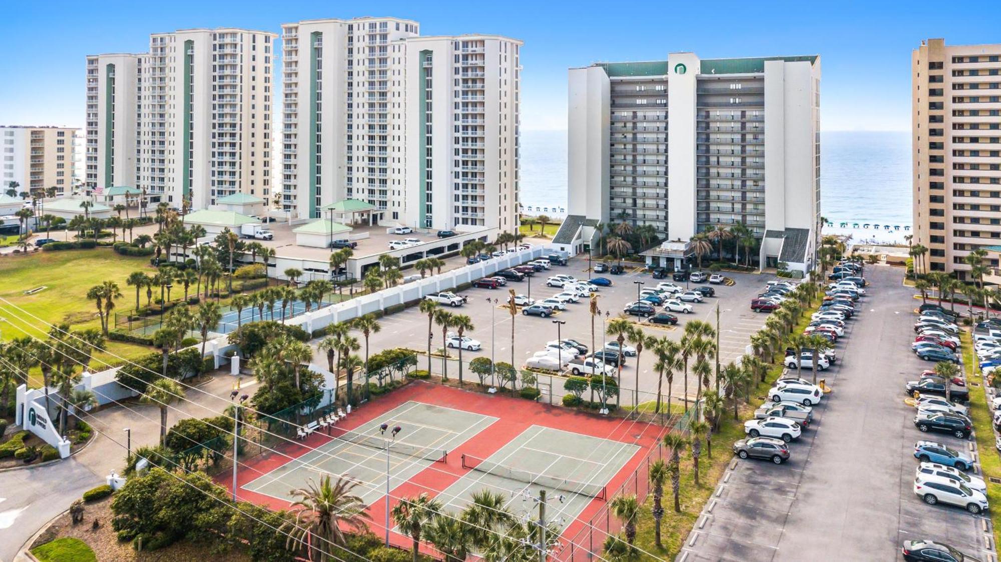 Emerald Towers 1202 Holiday home