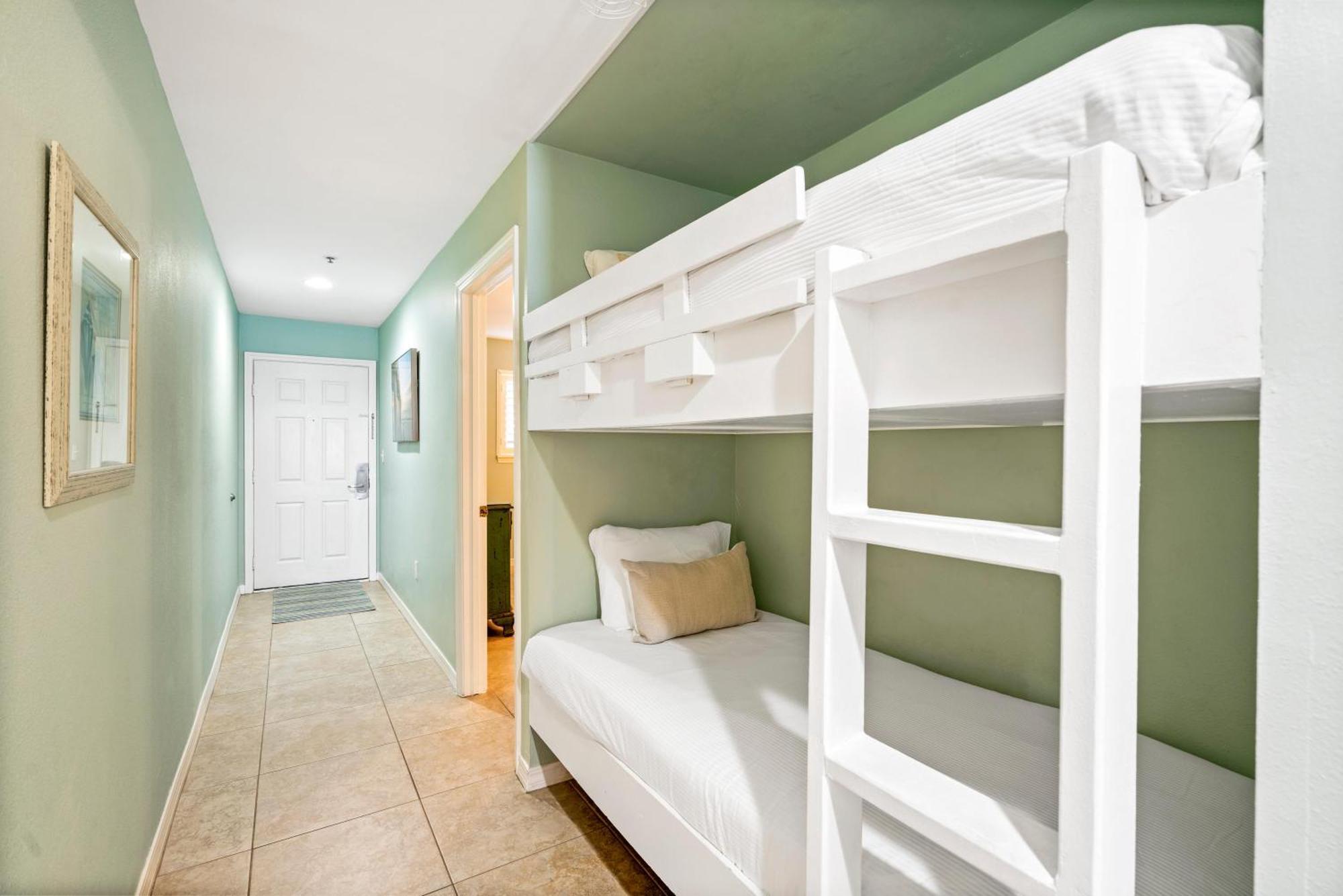 Holiday home Crystal Sands 106b