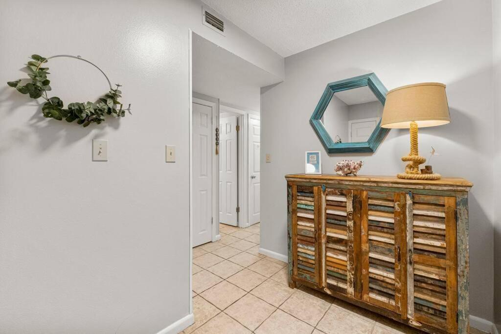 Snowbird Rate! Heated Pool, Steps To Private Holiday home