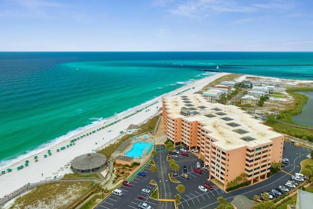 Snowbird Rate! Heated Pool, Steps To Private Holiday home Destin