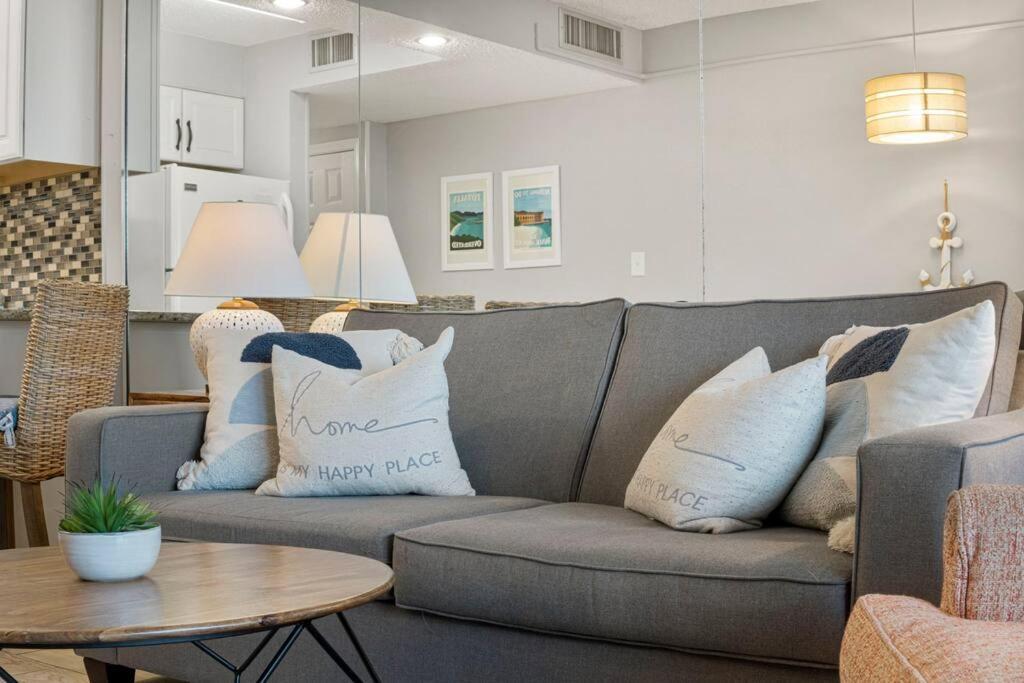Snowbird Rate! Heated Pool, Steps To Private * Destin
