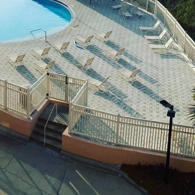 Snowbird Rate! Heated Pool, Steps To Private Destin