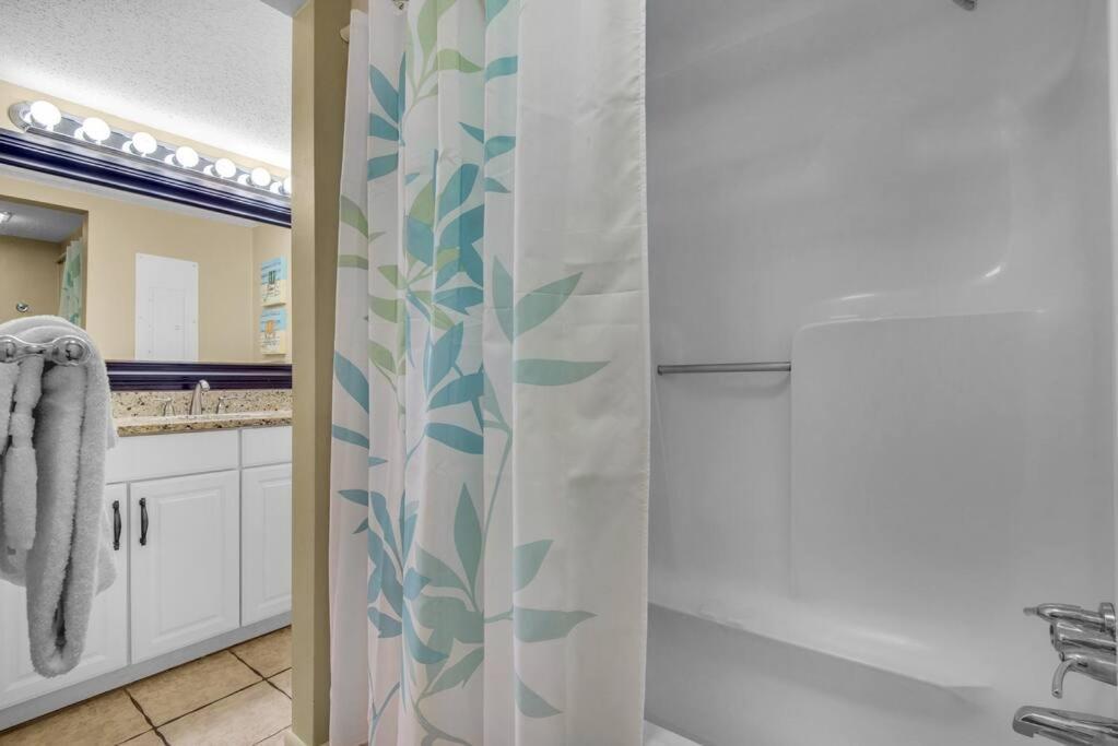 Snowbird Rate! Heated Pool, Steps To Private