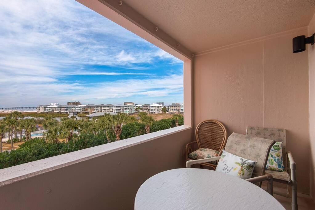 Holiday home Snowbird Rate! Heated Pool, Steps To Private Destin