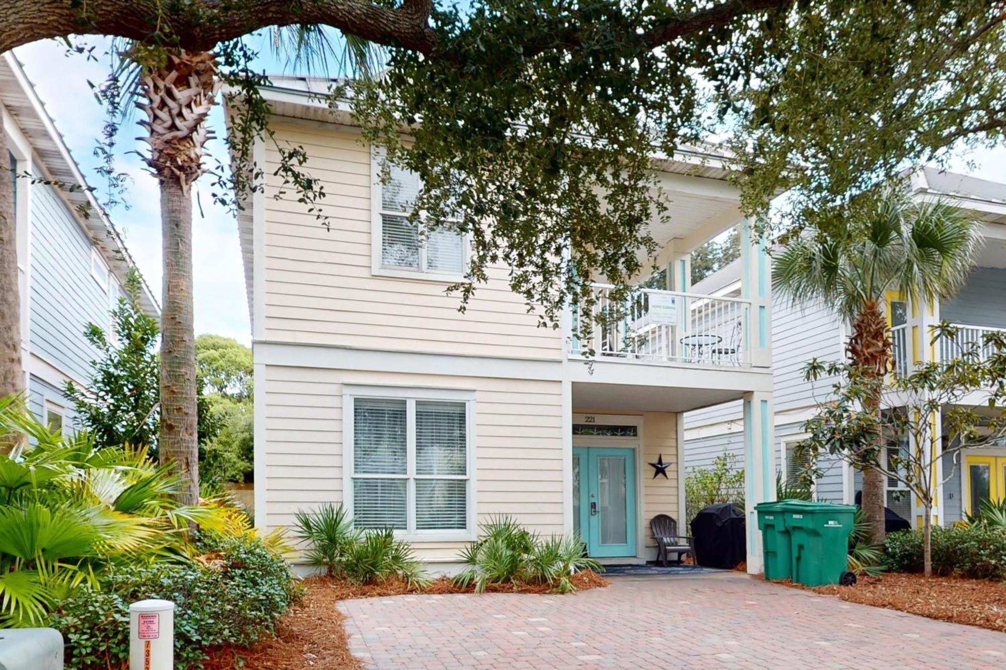 Villages Of Crystal Beach: Kono Destin