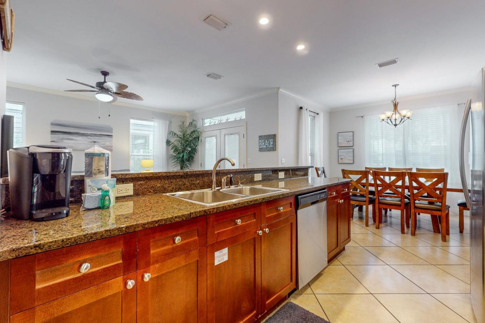 Villages Of Crystal Beach: Kono Holiday home *