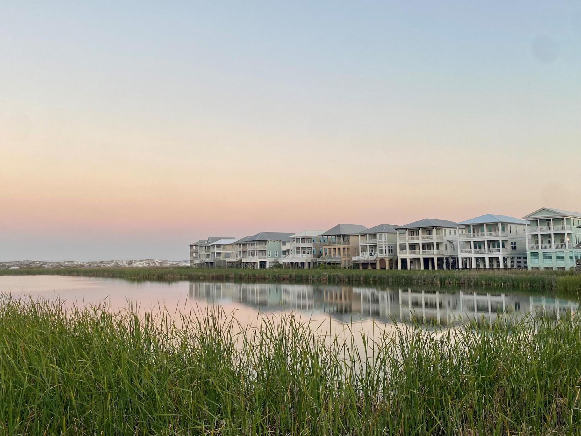 Living The Dream At Pointe Holiday home *