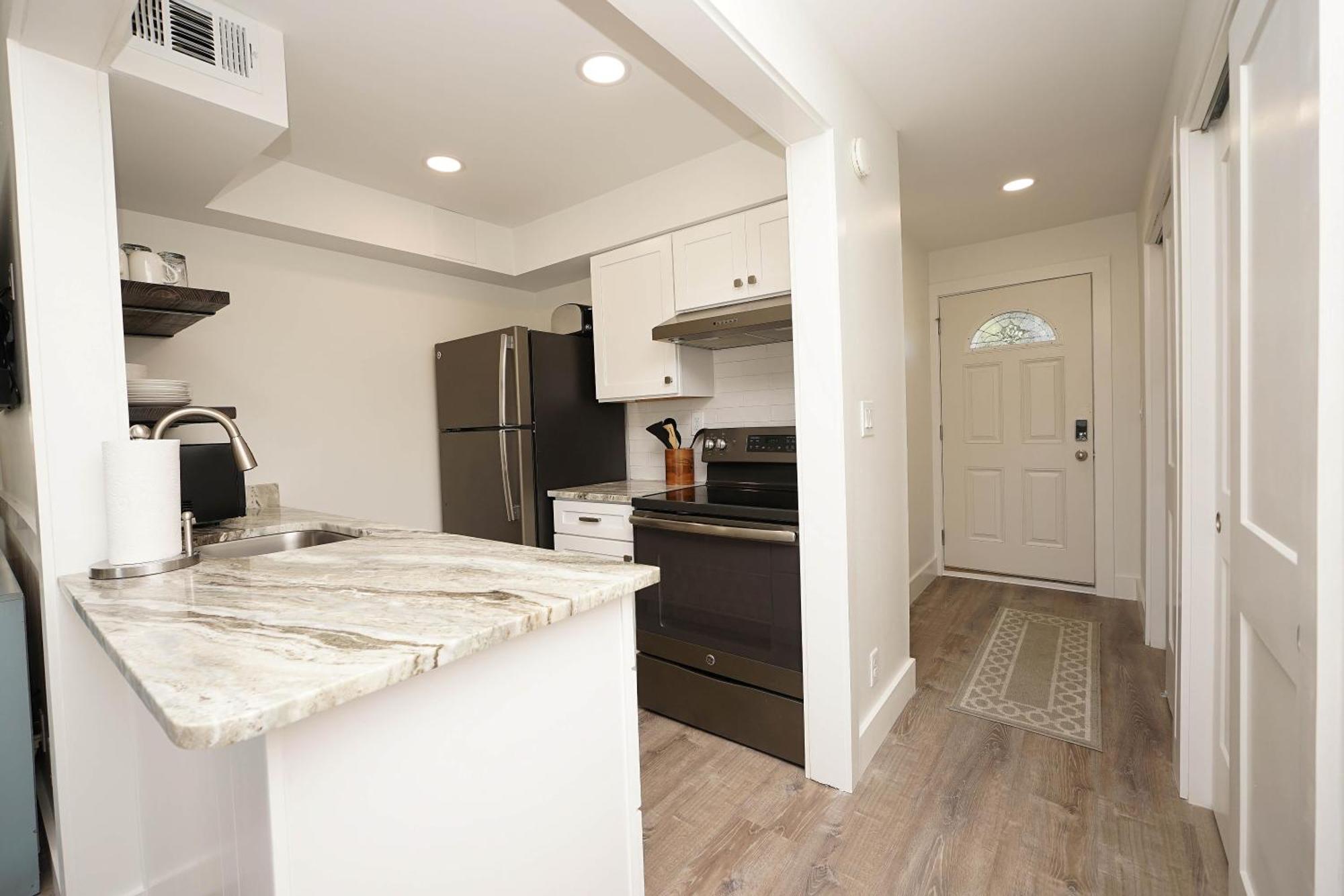 Sandpiper Cove 1014 *