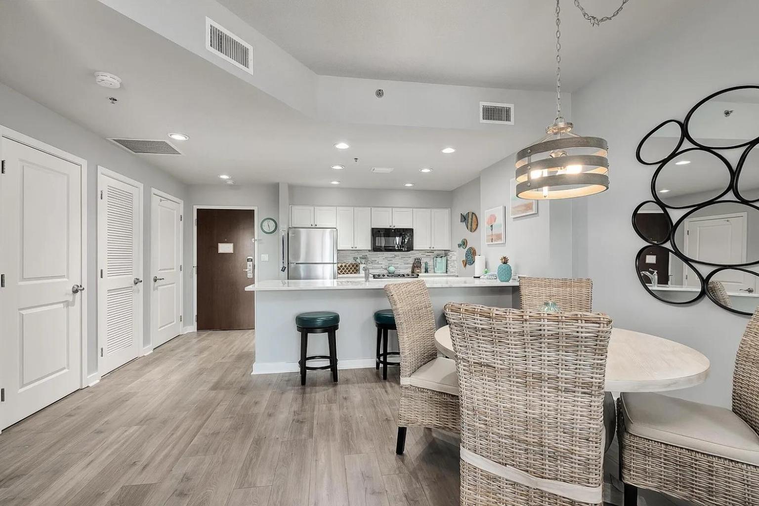 Apartment New Listing Awesome Luau *