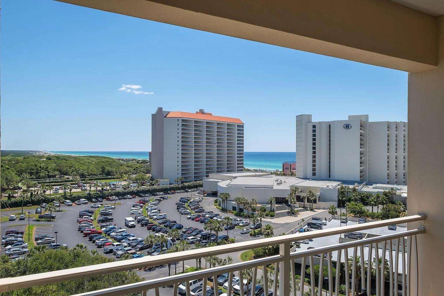 New Listing Awesome Luau