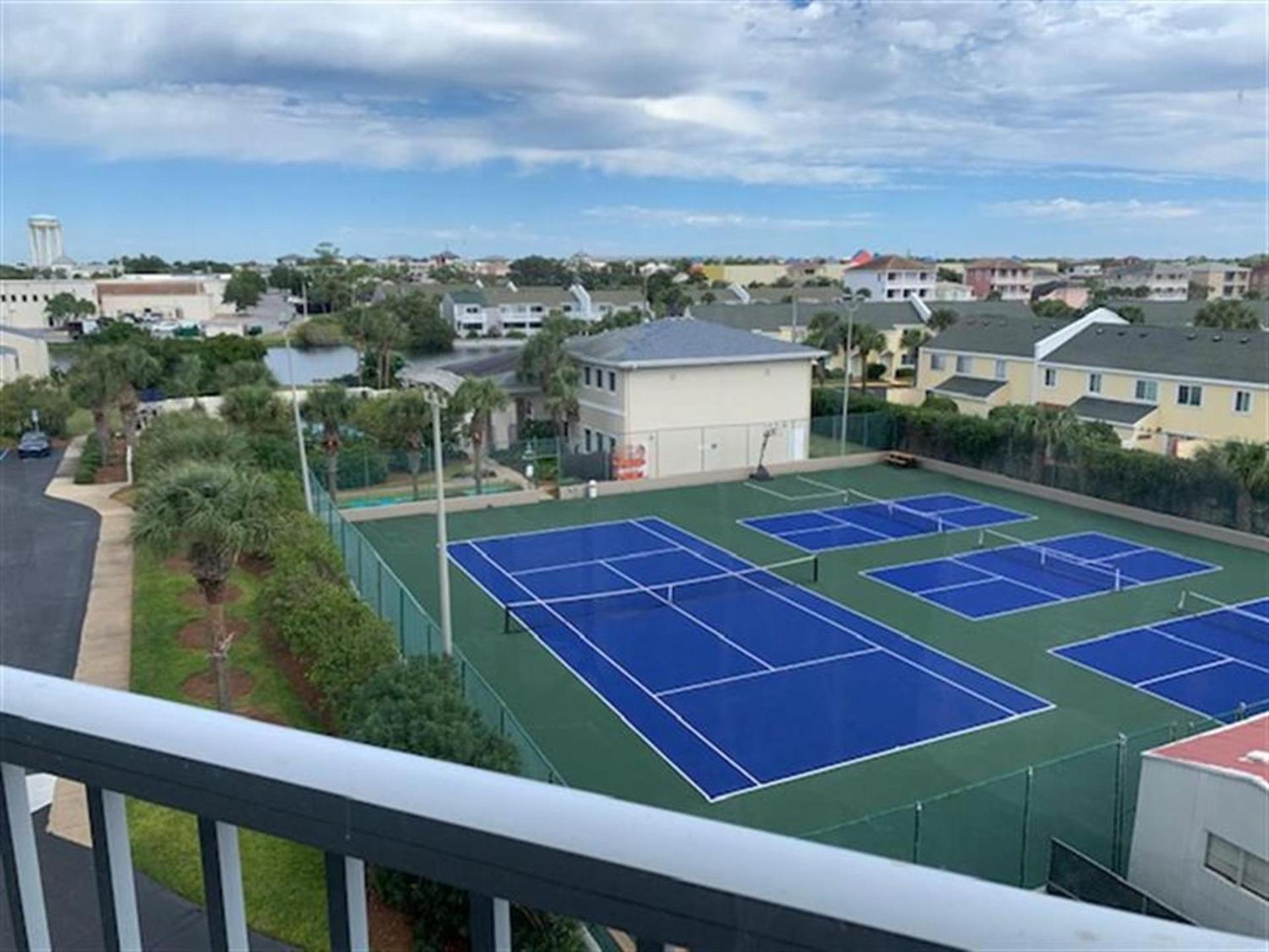 2096 Front 3 Bdrm Beachfront Free Setup