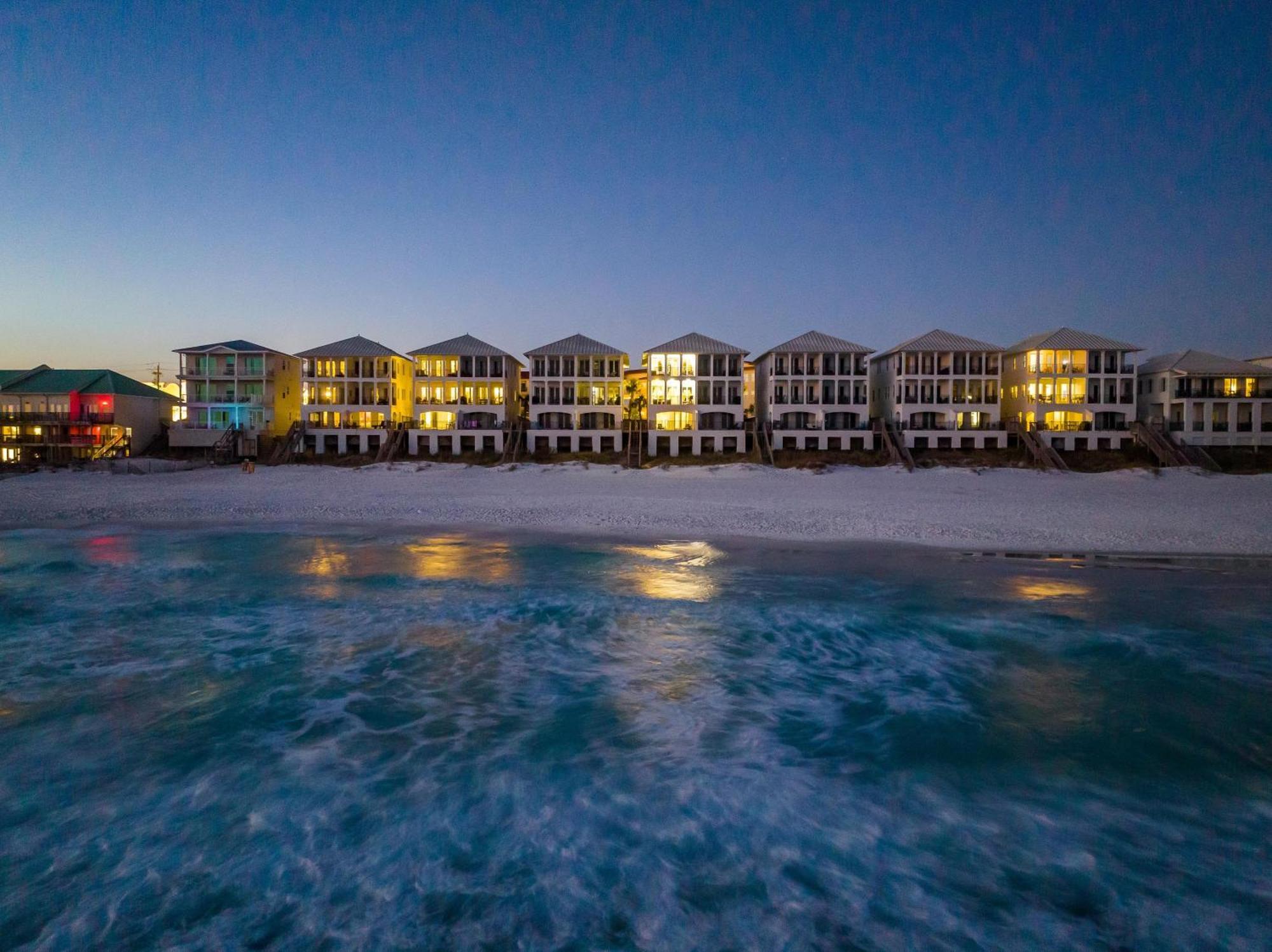 Sea La Vie- On The Beach- 2 Pools- Elevator Destin