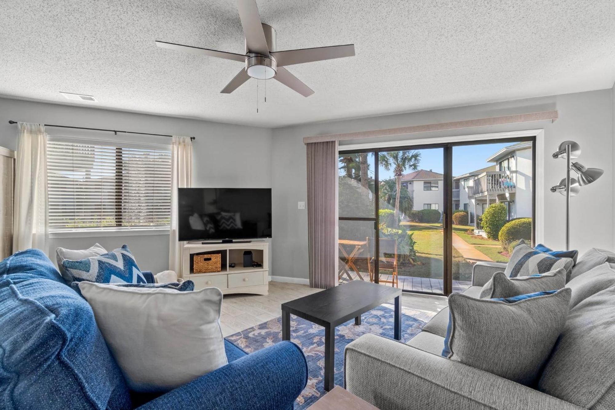 Outdoor Pool Private Patio Pet Friendly *