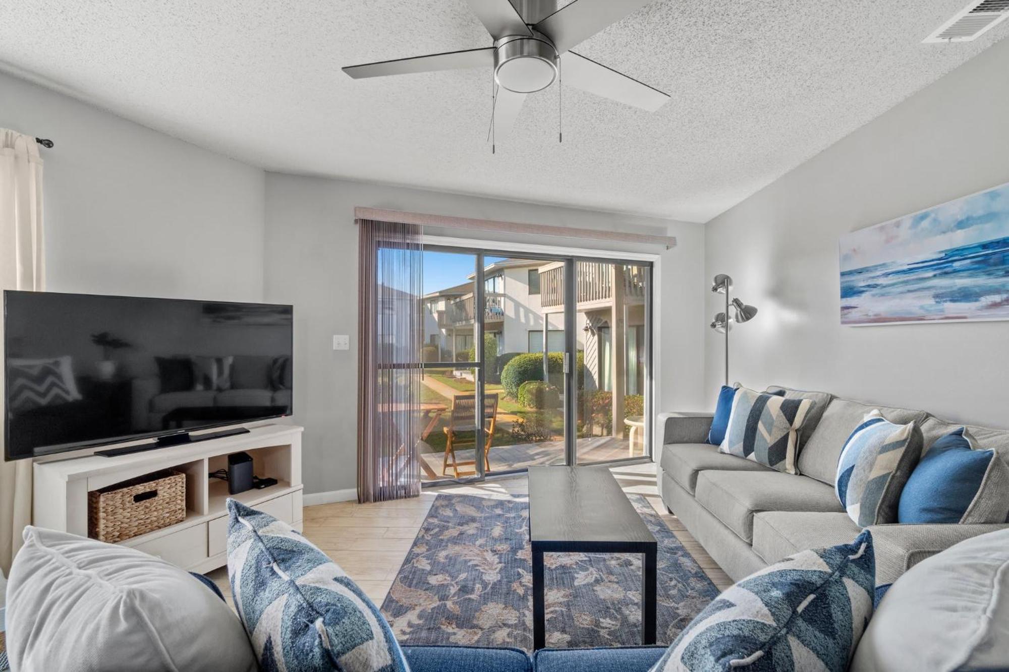 Holiday home Outdoor Pool Private Patio Pet Friendly *