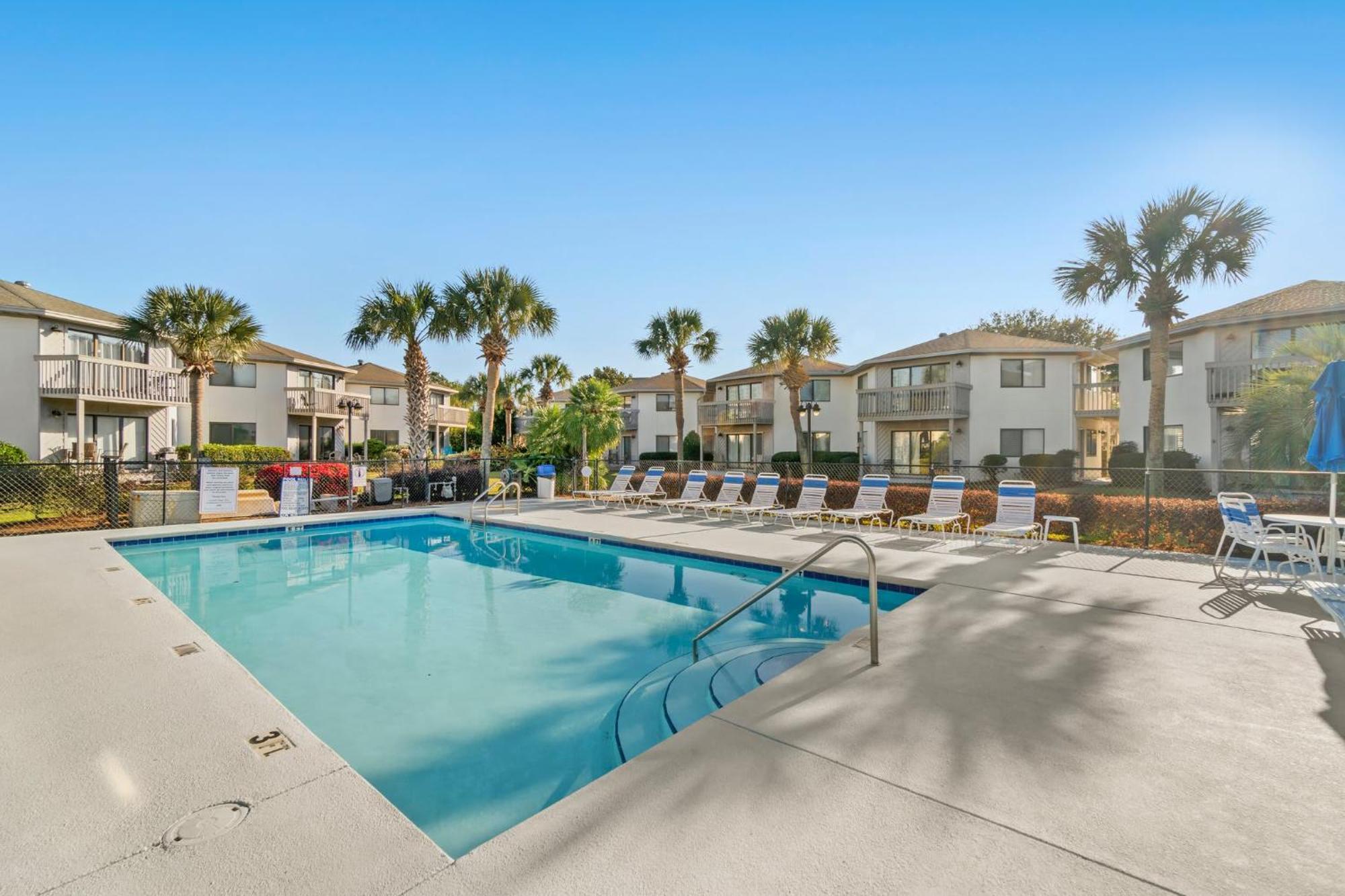 Outdoor Pool Private Patio Pet Friendly *