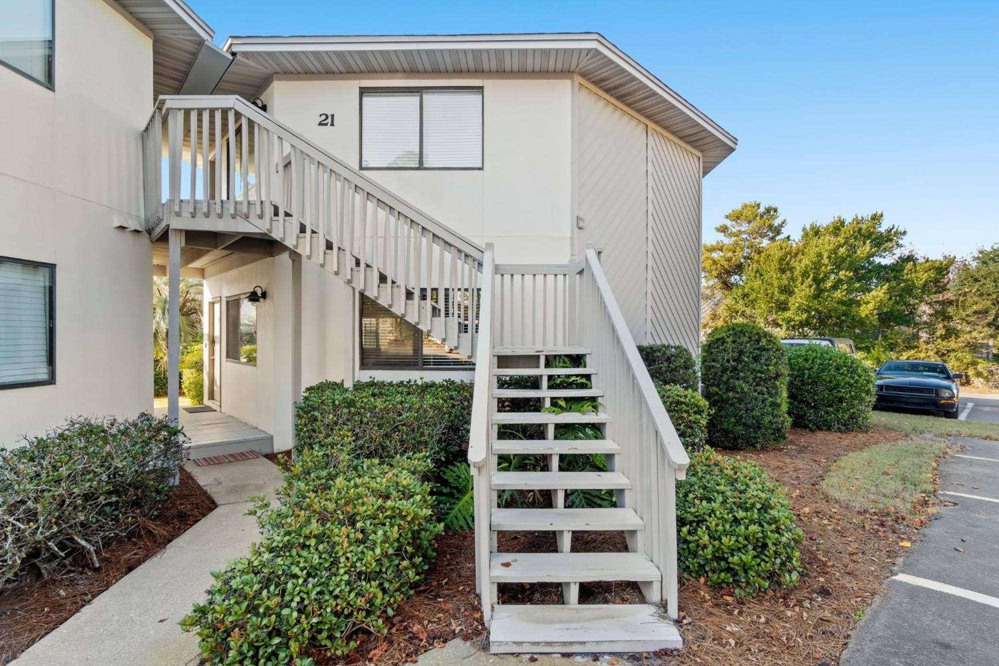 Outdoor Pool Private Patio Pet Friendly Holiday home *