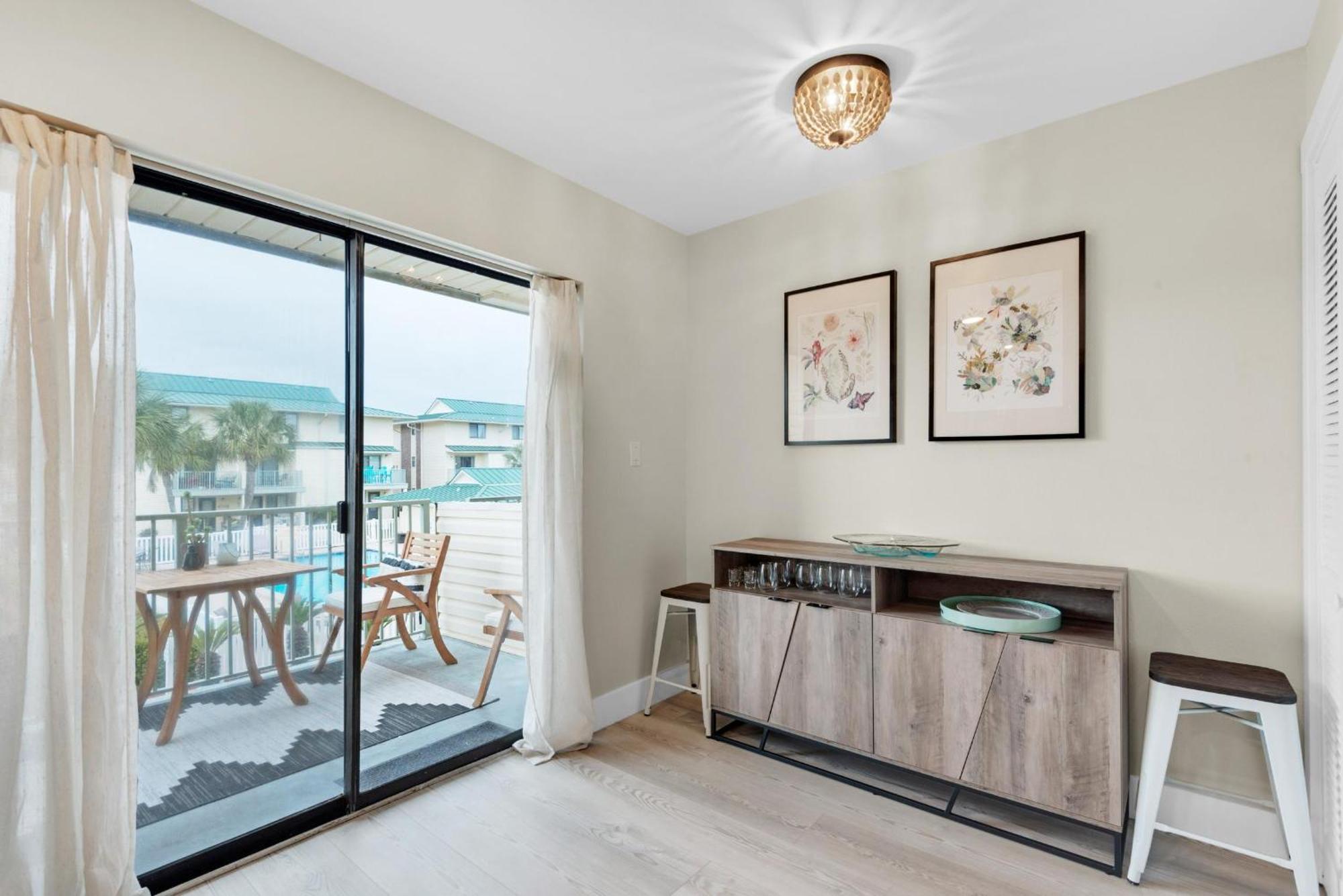 Sandprints E10 Apartment