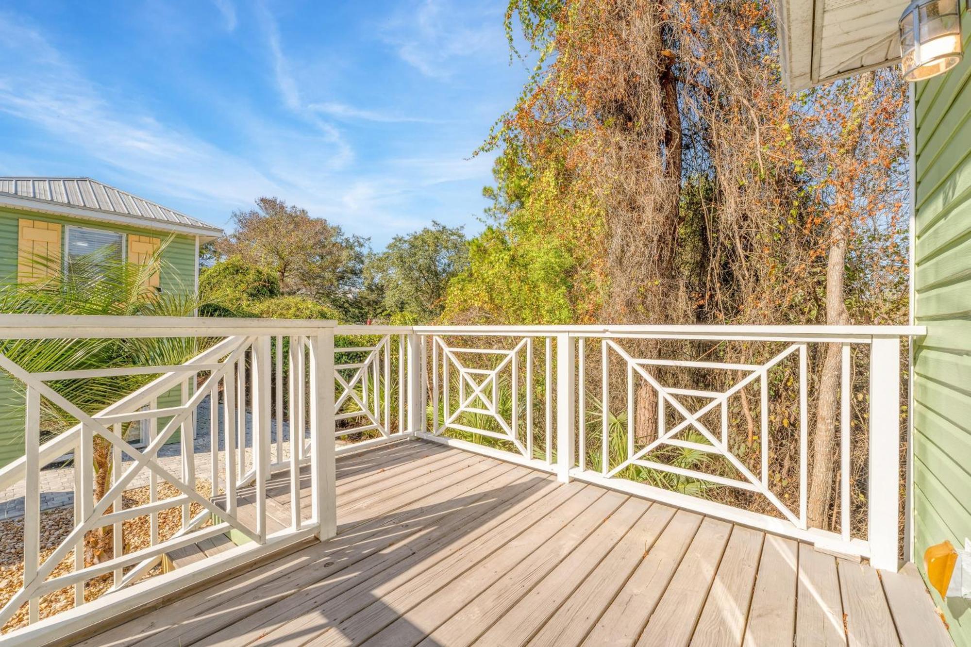 Halo By Avantstay Walk To Private Pool Holiday home Destin