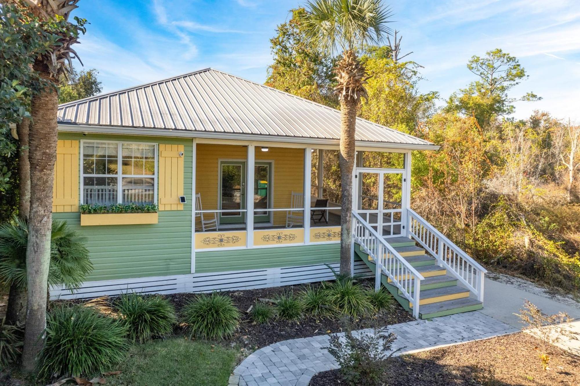 Halo By Avantstay Walk To Private Pool Holiday home Destin