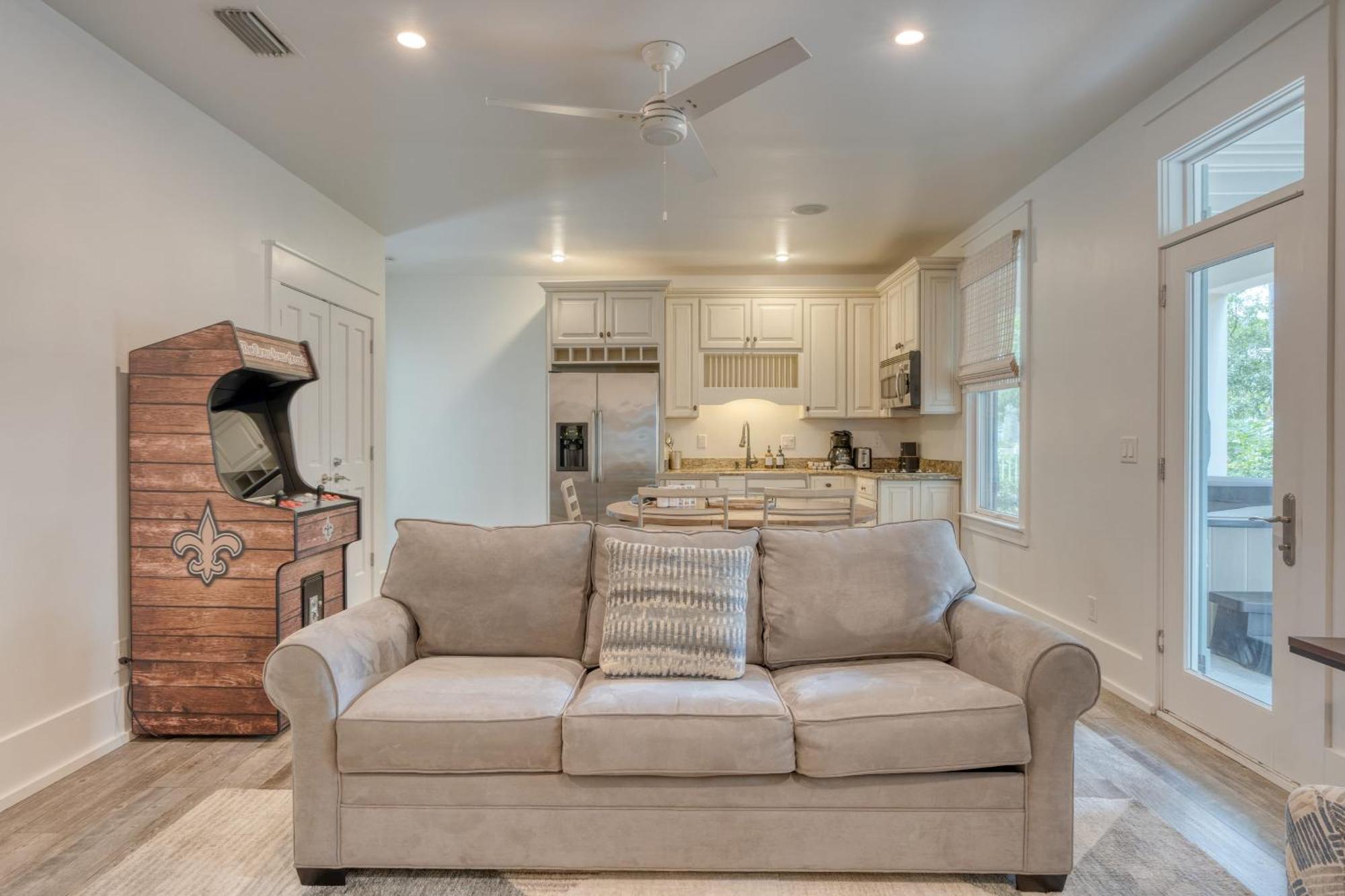 Dream By Avantstay 2-story Walk To Hot Tub Golf Cart * Destin