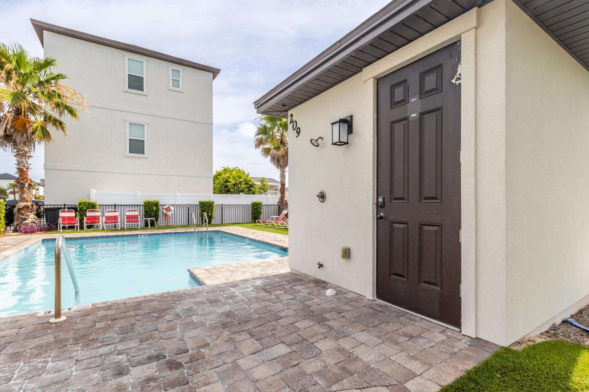 Sungazer Chateau By Avantstay Short Walk To The Pool Access Destin