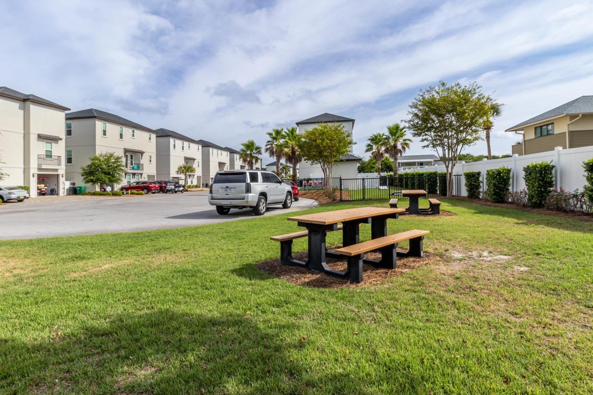 Sungazer Chateau By Avantstay Short Walk To The Pool Access Holiday home *