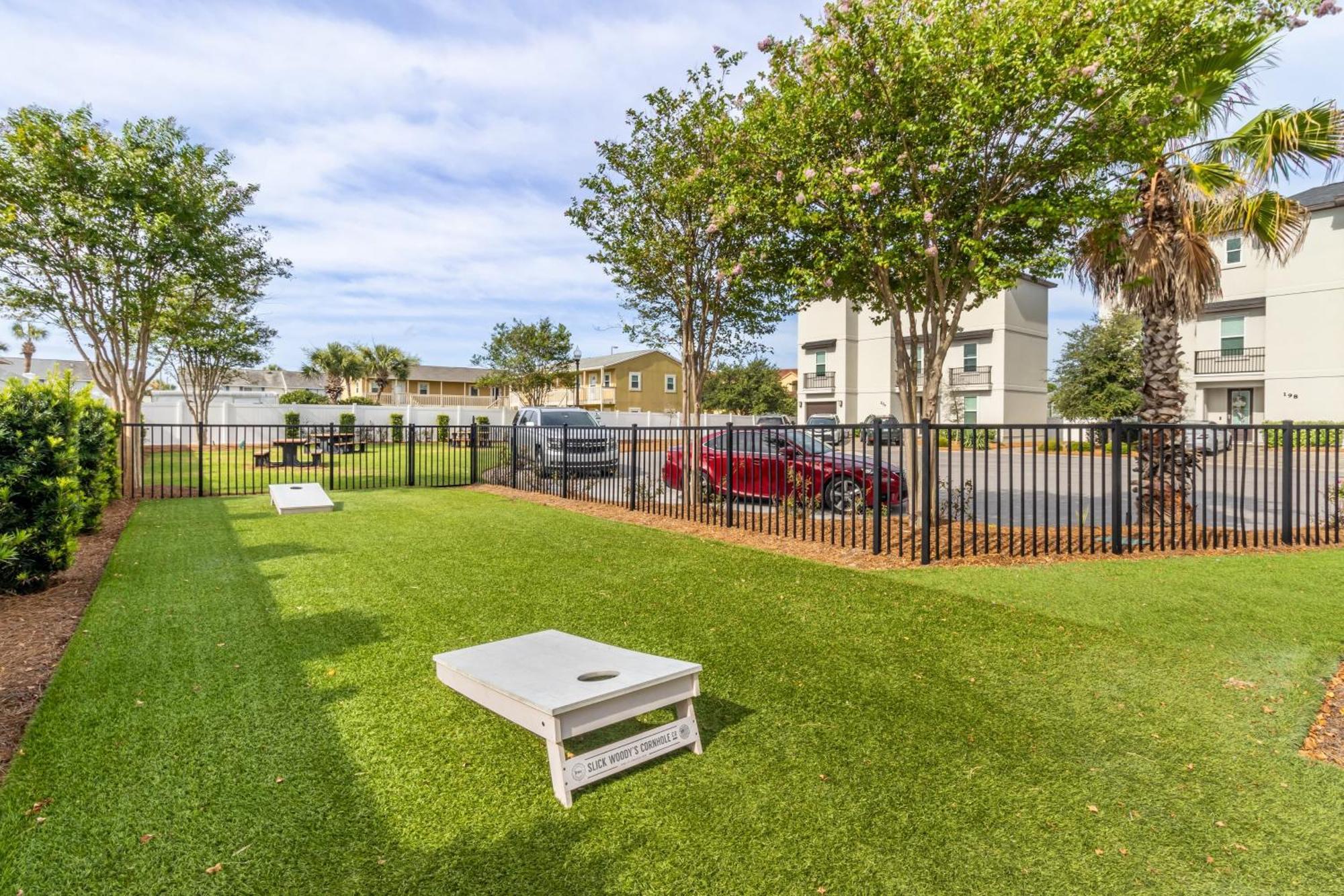 Sungazer Chateau By Avantstay Short Walk To The Pool Access Holiday home Destin