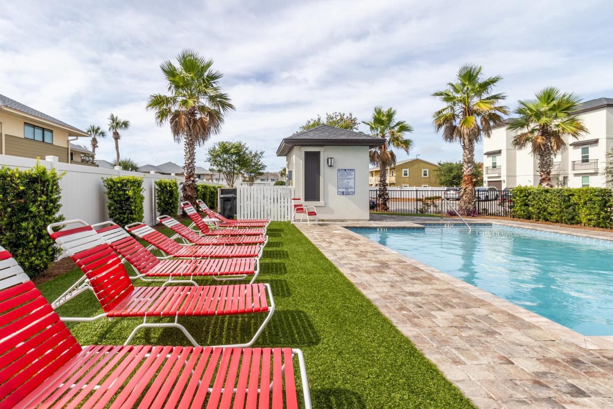 Sungazer Chateau By Avantstay Short Walk To The Pool Access Destin