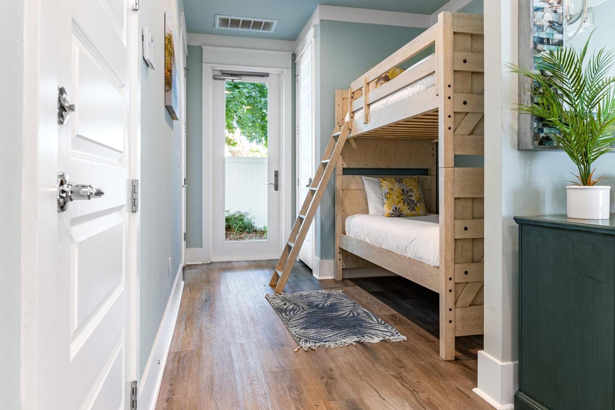 Sungazer Chateau By Avantstay Short Walk To The Pool Access Holiday home Destin