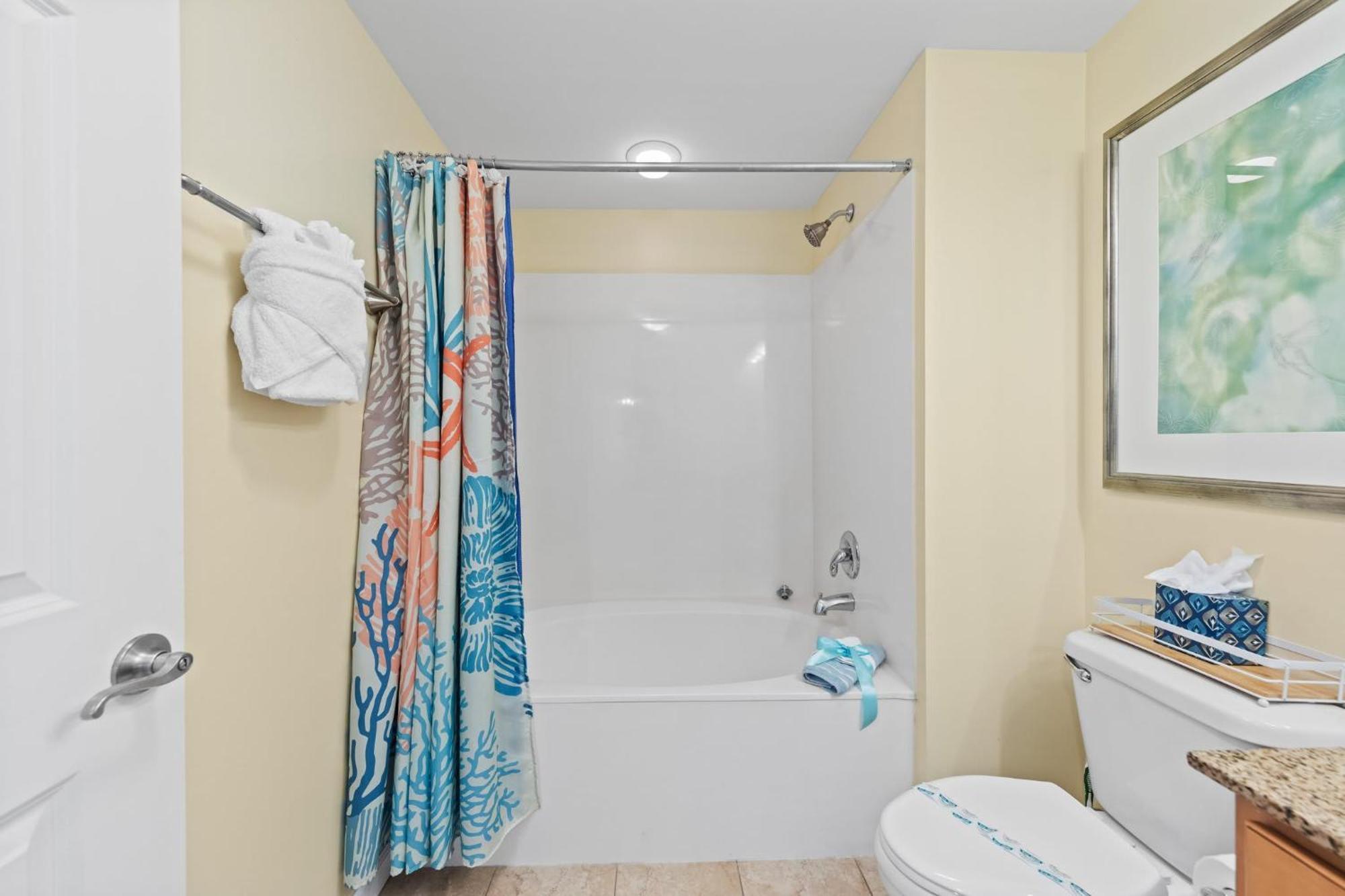 5 Star 11th Fl Stunning Sunrise 2br 2ba King Suite,pools ,shuttle Or Walk To * Destin