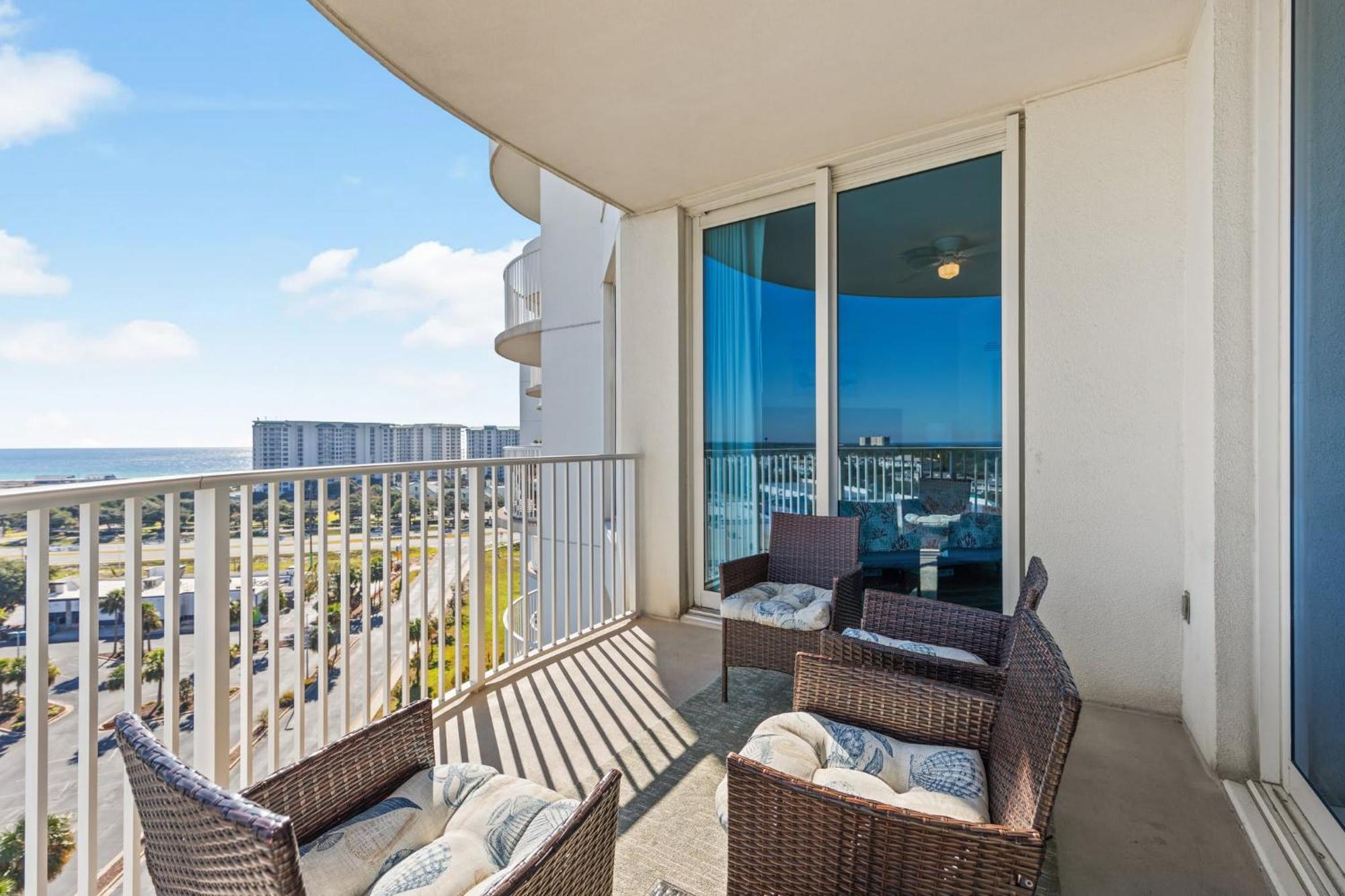 5 Star 11th Fl Stunning Sunrise 2br 2ba King Suite,pools ,shuttle Or Walk To Holiday home