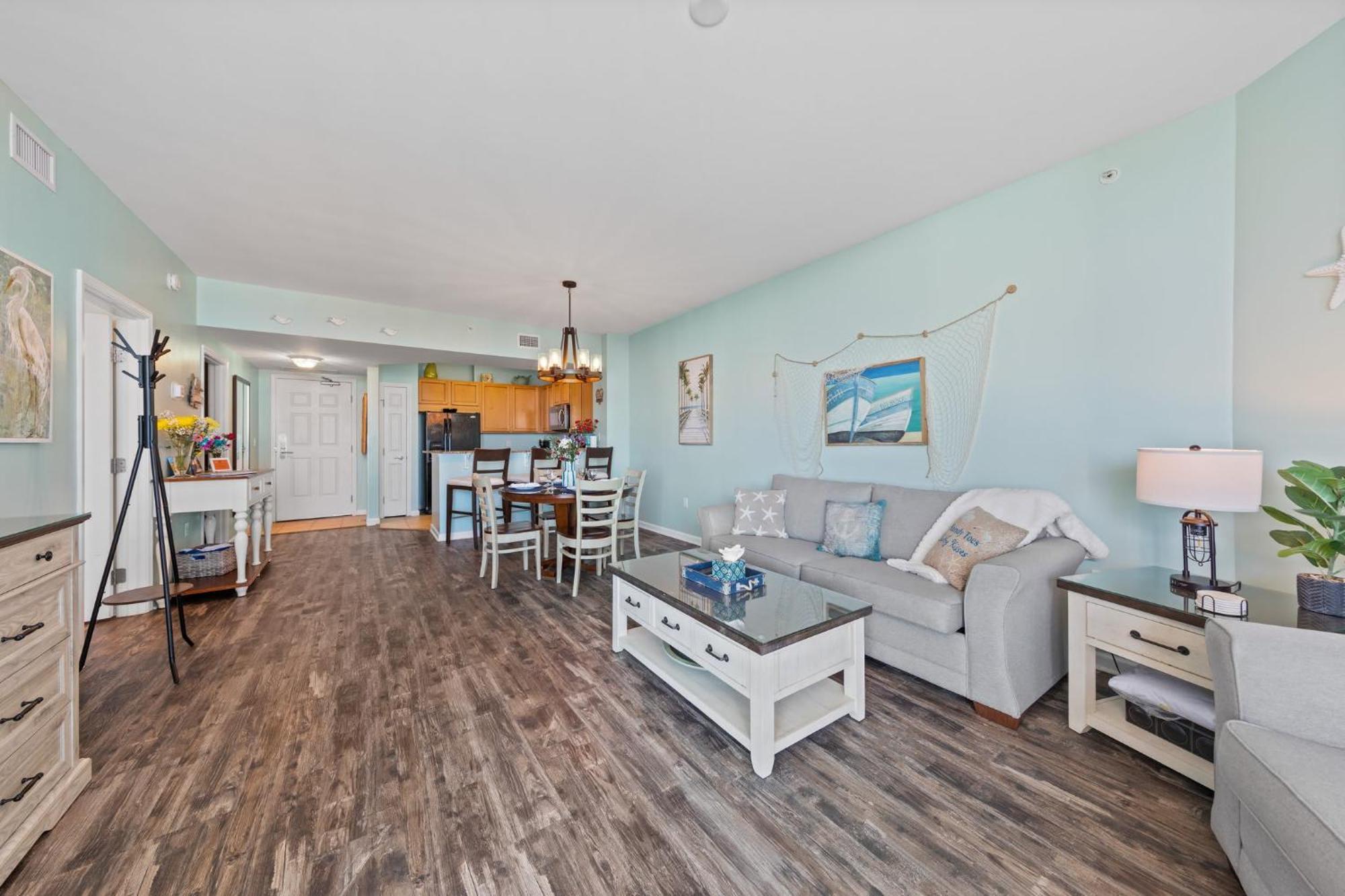 5 Star 11th Fl Stunning Sunrise 2br 2ba King Suite,pools ,shuttle Or Walk To Holiday home